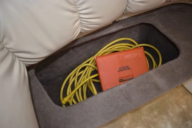 Slide: The Image of Larson Cabrio 310 2005 - 61