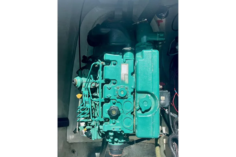 Slide: The Image of Engine of 2015 Fountaine Pajot Helia Maestro catamaran, showcasing mechanical components. - 22