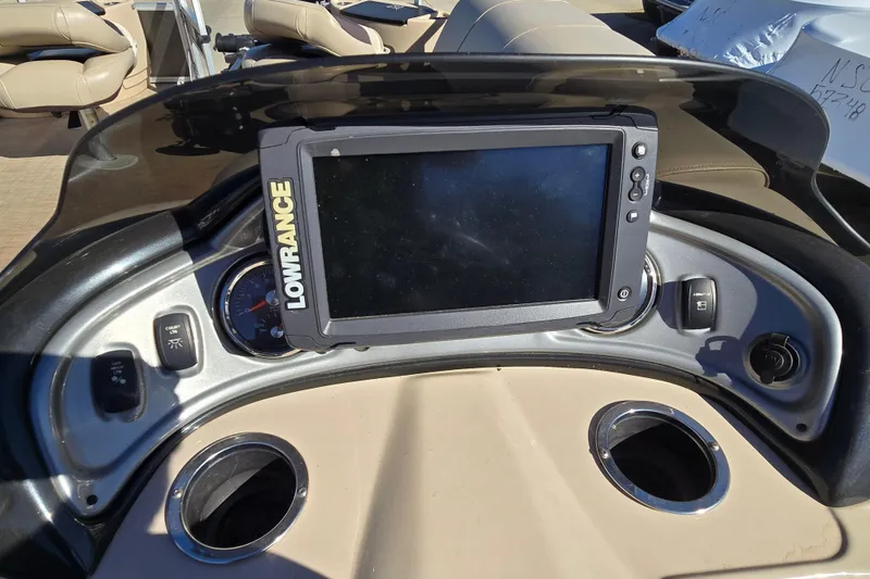 Slide: The Image of Dashboard of 2019 Sun Tracker Fishin' Barge 22 XP3 with Lowrance display. - 7