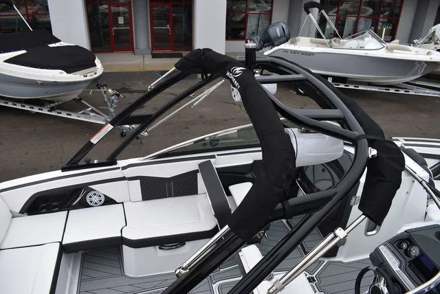 Slide: The Image of Monterey 275SS Super Sport 2024 - 13