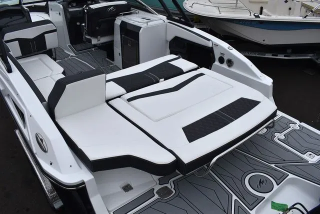 Slide: The Image of Monterey 275SS Super Sport 2024 - 27