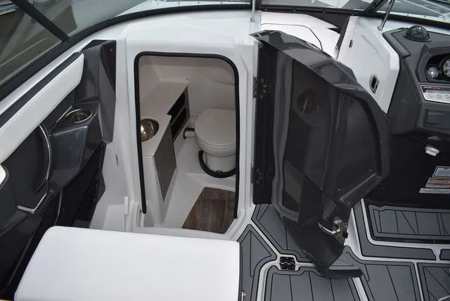 Slide: The Image of Monterey 275SS Super Sport 2024 - 65