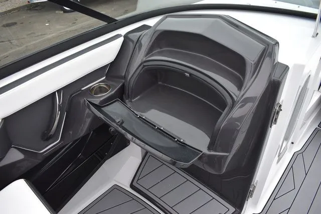 Slide: The Image of Monterey 275SS Super Sport 2024 - 69