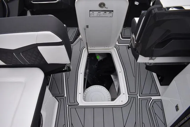 Slide: The Image of Monterey 275SS Super Sport 2024 - 71