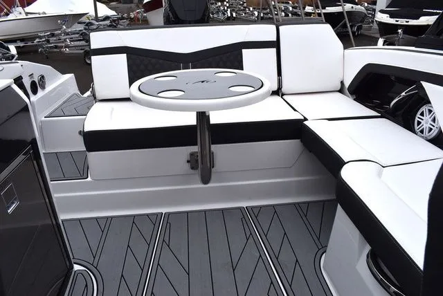 Slide: The Image of Monterey 275SS Super Sport 2024 - 76