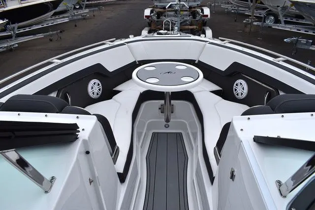 Slide: The Image of Monterey 275SS Super Sport 2024 - 82