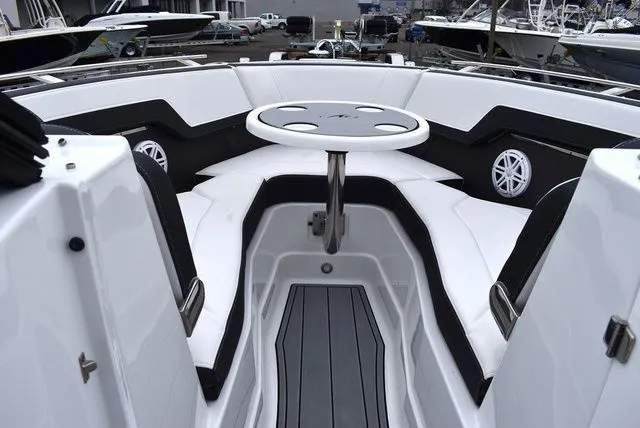 Slide: The Image of Monterey 275SS Super Sport 2024 - 83