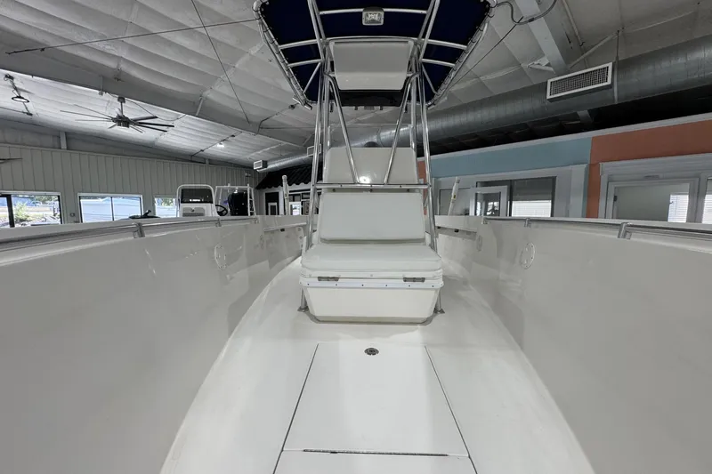 Slide: The Image of 2009 Contender 21 Open boat interior, showcasing spacious deck and seating area. - 13