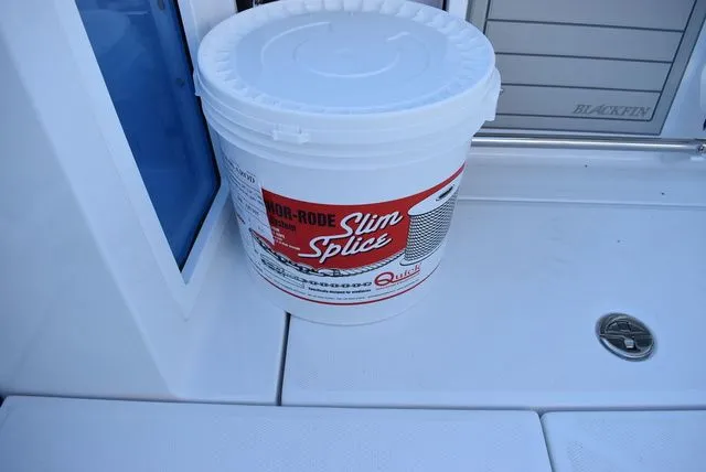 Slide: The Image of Blackfin 272 DC 2024 - 45