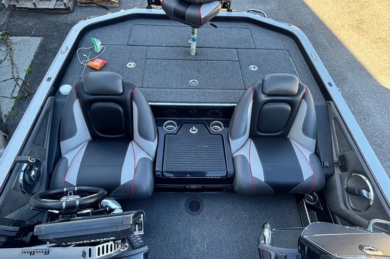 Slide: The Image of 2017 Ranger Z521 Comanche boat interior with dual seats and steering console. - 11