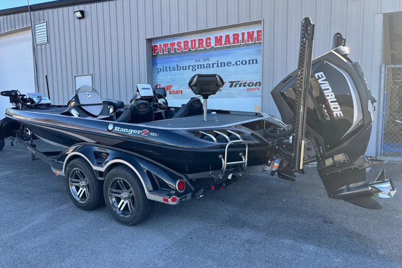Slide: The Image of 2017 Ranger Z521 Comanche boat with Evinrude engine at Pittsburg Marine dealership. - 22
