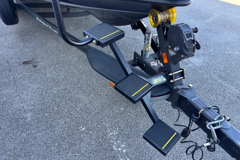 Slide: The Image of 2017 Ranger Z521 Comanche trailer with step system on asphalt surface. - 3