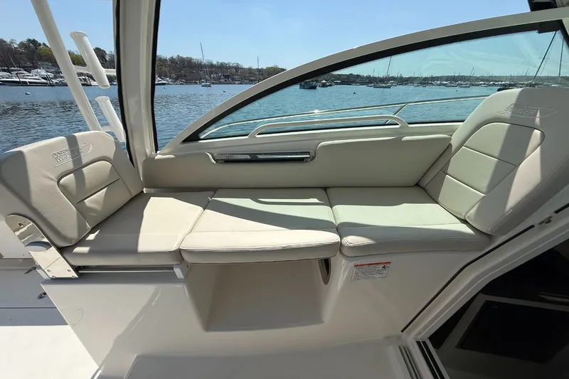 Slide: The Image of Boston Whaler 285 Conquest 2026 - 18