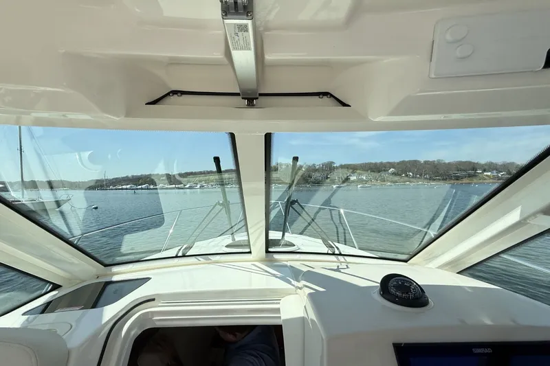 Slide: The Image of Boston Whaler 285 Conquest 2026 - 26