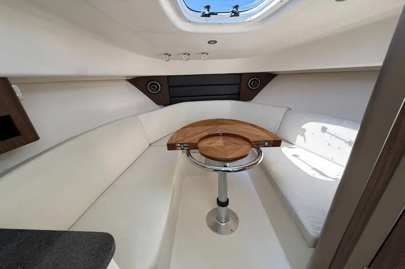 Slide: The Image of Boston Whaler 285 Conquest 2026 - 31