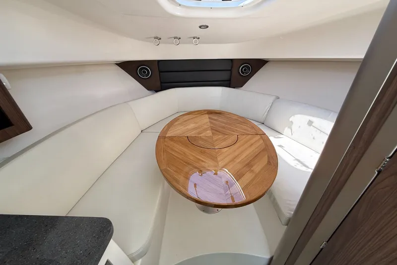Slide: The Image of Boston Whaler 285 Conquest 2026 - 32