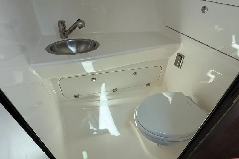 Slide: The Image of Boston Whaler 285 Conquest 2026 - 36