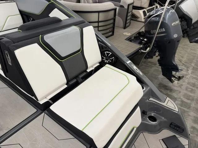 Slide: The Image of Yamaha 255XD 2021 - 32