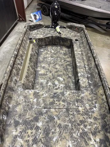 Slide: The Image of Excel 1751 River Warrior W/Tohatsu 60 2026 - 8