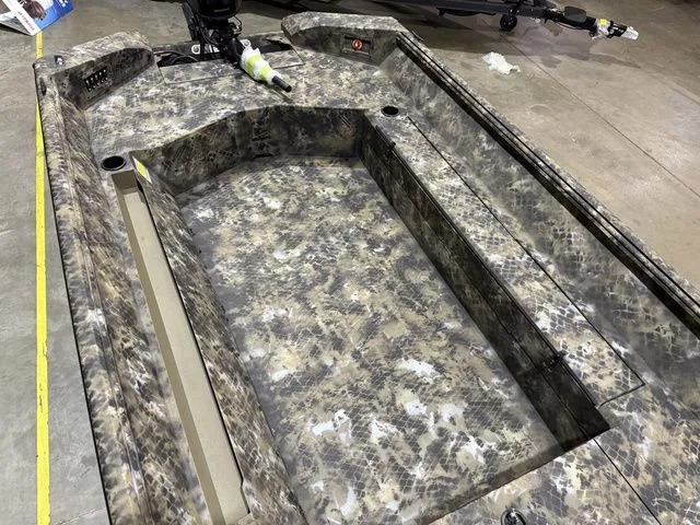 Slide: The Image of Excel 1751 River Warrior W/Tohatsu 60 2026 - 9