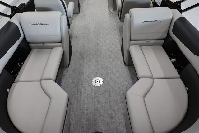 Slide: The Image of South Bay LE 224 RS 2.75 JAWS EDITION TRITOON 2026 - 12