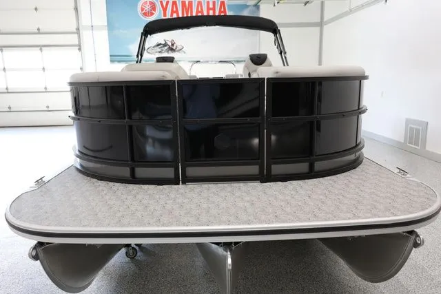 Slide: The Image of South Bay LE 224 RS 2.75 JAWS EDITION TRITOON 2026 - 6