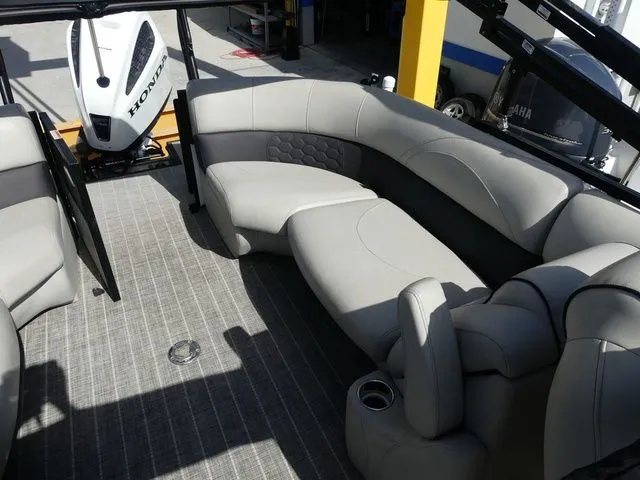 Slide: The Image of Xcursion 255 RFX 2019 - 12