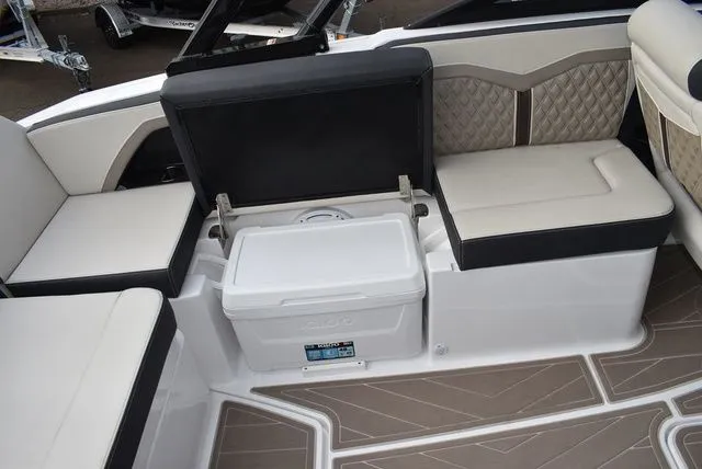 Slide: The Image of Monterey 255SS Super Sport 2024 - 32