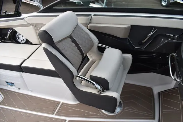 Slide: The Image of Monterey 255SS Super Sport 2024 - 38