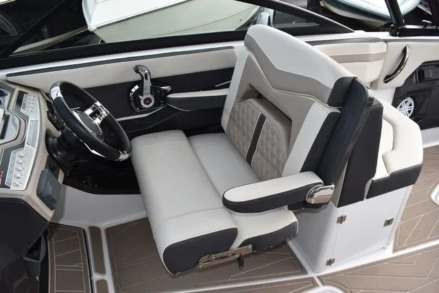 Slide: The Image of Monterey 255SS Super Sport 2024 - 45