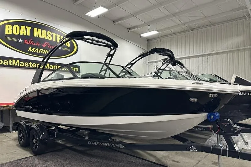 The Image of 2026 Chaparral 21 SSi boat displayed at Boat Masters Marine showroom. - 1