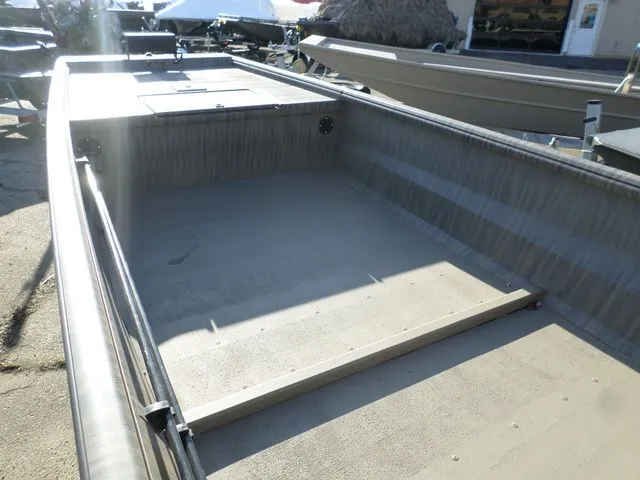 Slide: The Image of Gator-Tail 1754 Extreme 2026 - 4