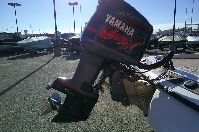 Slide: The Image of 2006 Skeeter ZX190 with Yamaha VMAX outboard motor in a boat dealership lot. - 5