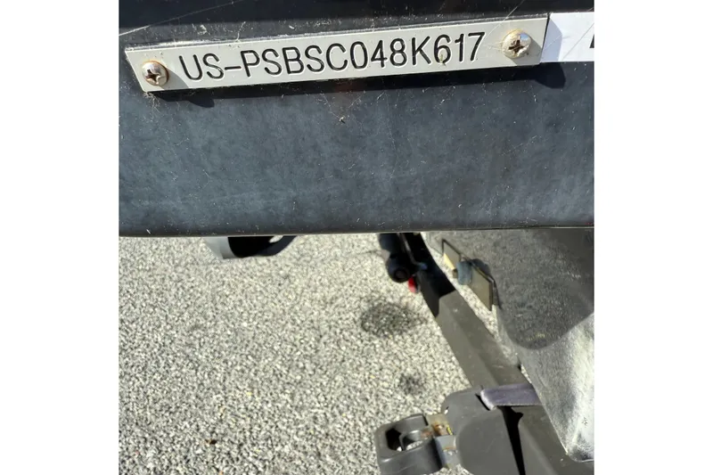 Slide: The Image of 2017 Scarab 215 HO Impulse boat with visible hull identification number. - 15