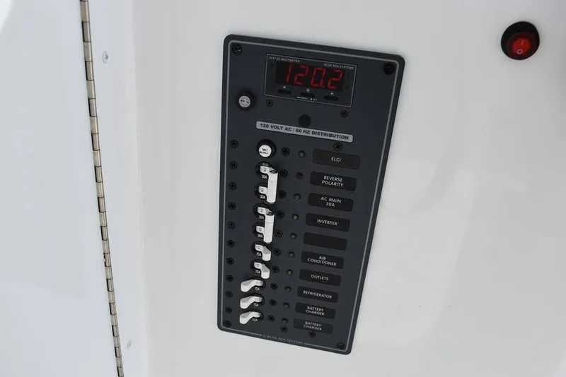 Slide: The Image of Steiger Craft 31 Miami 2023 - 102