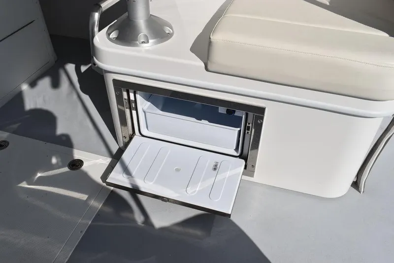 Slide: The Image of Steiger Craft 31 Miami 2023 - 74