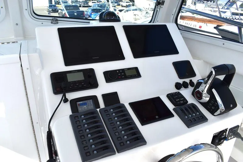 Slide: The Image of Steiger Craft 31 Miami 2023 - 83