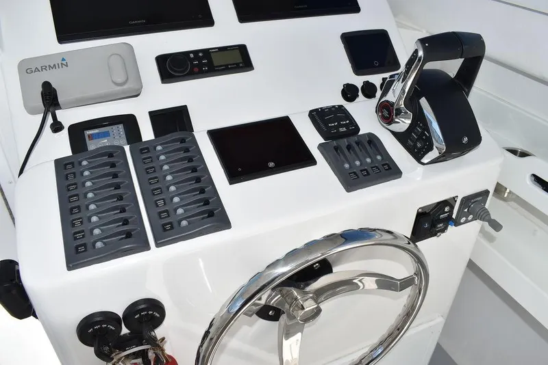 Slide: The Image of Steiger Craft 31 Miami 2023 - 89