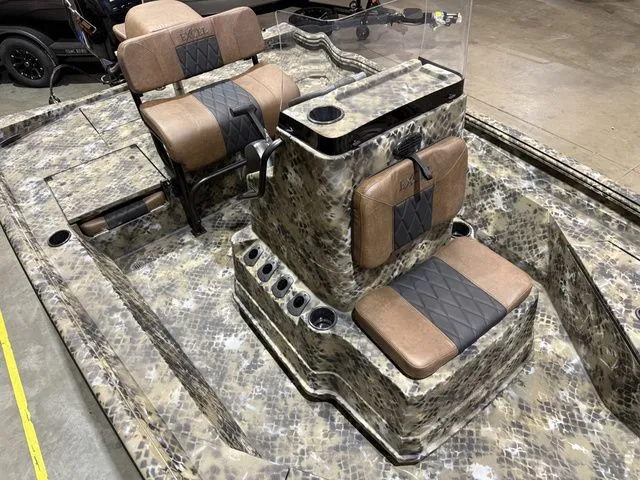 Slide: The Image of Excel 203 Bay Pro W/Yamaha 150 "SHO" 2026 - 12