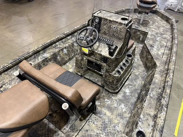 Slide: The Image of Excel 203 Bay Pro W/Yamaha 150 "SHO" 2026 - 13