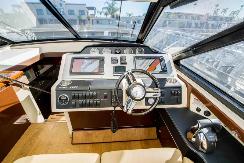 Slide: The Image of Sea Ray 510 Sundancer 2014 - 14