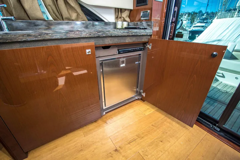 Slide: The Image of Sea Ray 510 Sundancer 2014 - 8