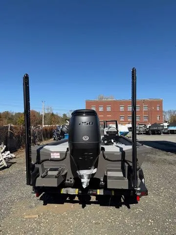 Slide: The Image of SeaArk 2672 MVT Flatcat - 250 Suzuki 2026 - 3