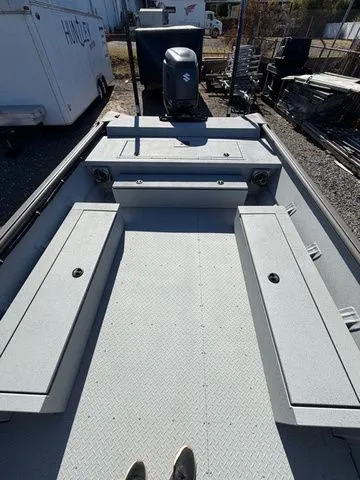 Slide: The Image of SeaArk 2672 MVT Flatcat - 250 Suzuki 2026 - 8