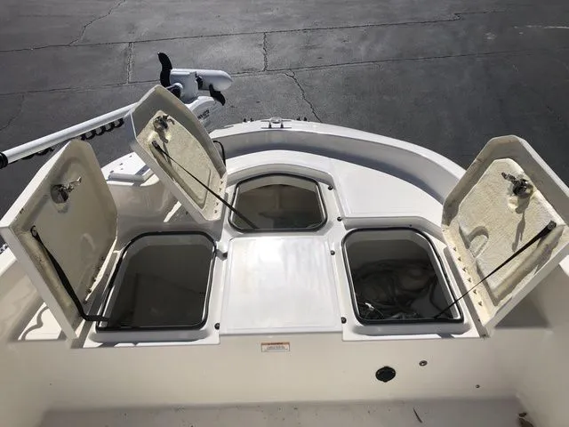 Slide: The Image of Bayliner T18 BAY 2021 - 12