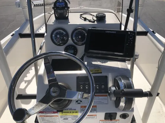 Slide: The Image of Bayliner T18 BAY 2021 - 18