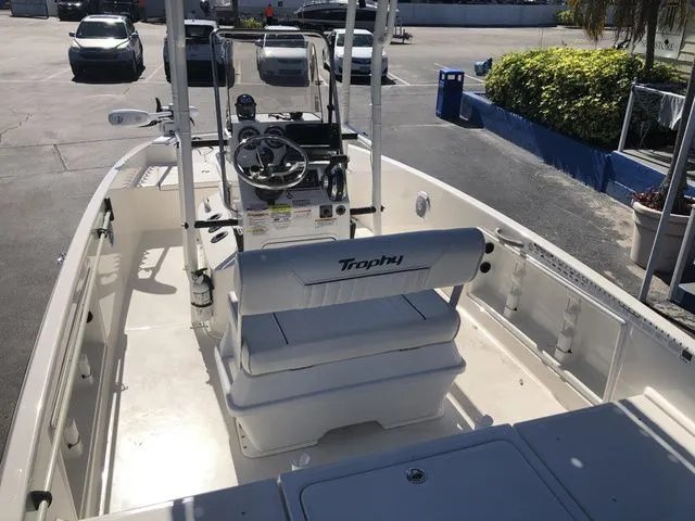 Slide: The Image of Bayliner T18 BAY 2021 - 8