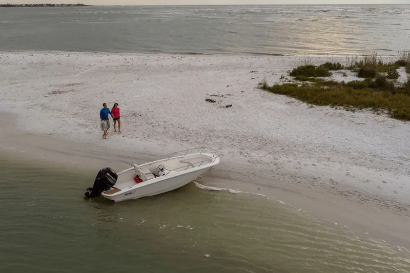 Slide: The Image of Boston Whaler 160 Super Sport 2026 - 11