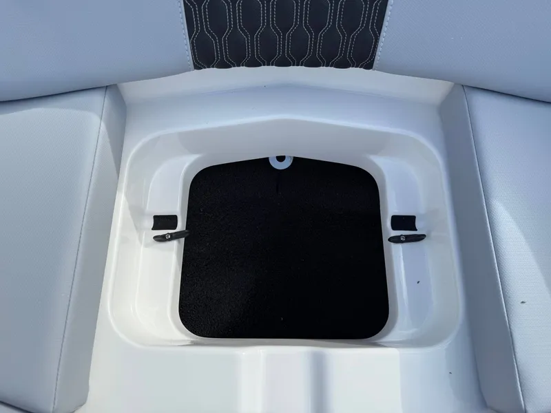 Slide: The Image of MasterCraft XT24 2026 - 12