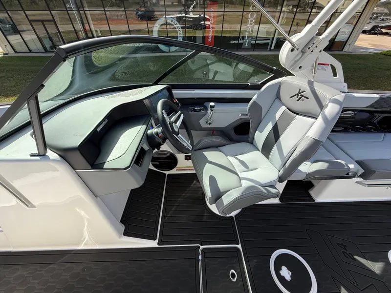 Slide: The Image of MasterCraft XT24 2026 - 15